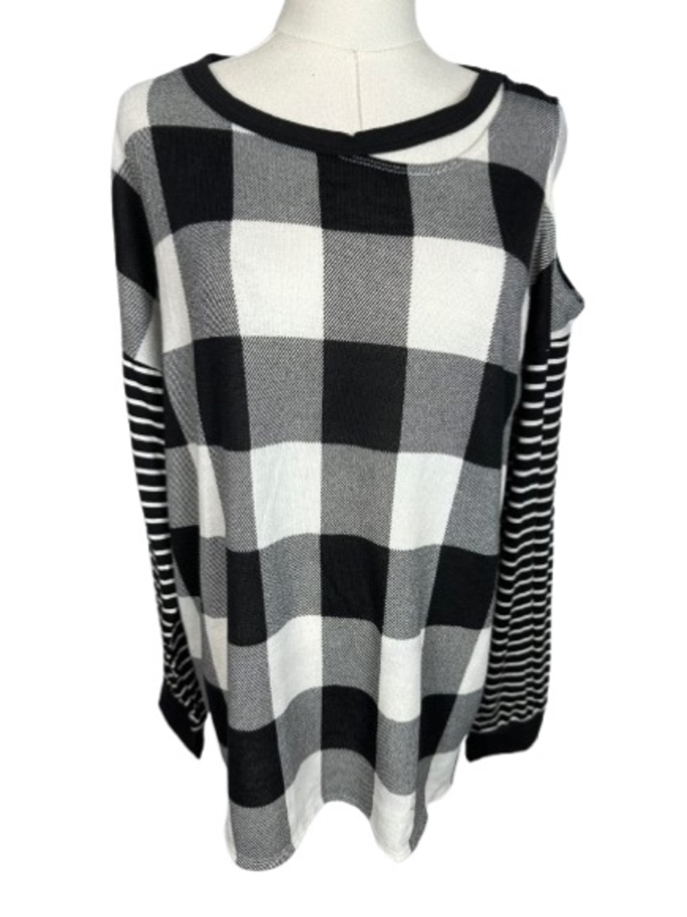 BiBi Black and White Buffalo Plaid Cold-Shoulder Long Sleeve Top